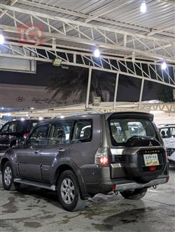 ميتسوبيشي باجيرو